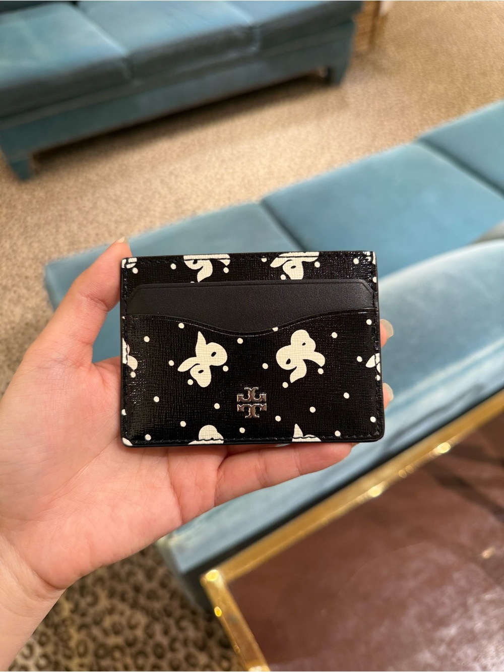 NWT Tory Burch Emerson black tossed bow slim card case # 170194